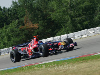 Ingo Gerstl (A) na trati Masarykova okruhu v Brně (F1 Scuderia Toro Rosso STR1, tým Top Speed).