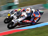 Popov Miroslav (#55) nebyl v roce 2011 regulérním jezdcem GP 125 ccm, ale starotval na divokou kartu (foto: Ben Henderson)