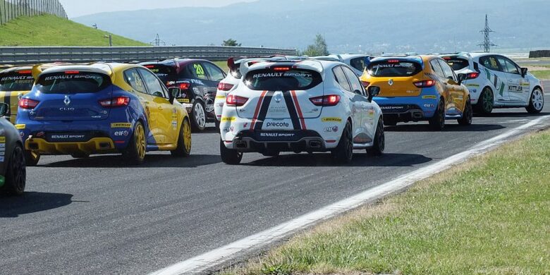 Renault Clio Cup Central Europe a jeho start v Mostě 2015 by VDR
