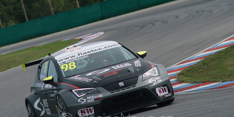 #98 Dušan Borković (SRB), NIS Petrol Racing team, Seat León Cup Racer MK3, SMT