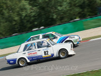Těsné souboje na trati – #82 Dross Sebastian, Lada 2101 a vzadu #50 Hoffmann Dieter, Lada Samara