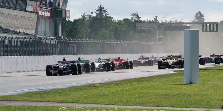 Start do prvního závodu formulí BOSSS GP by M. Spurný