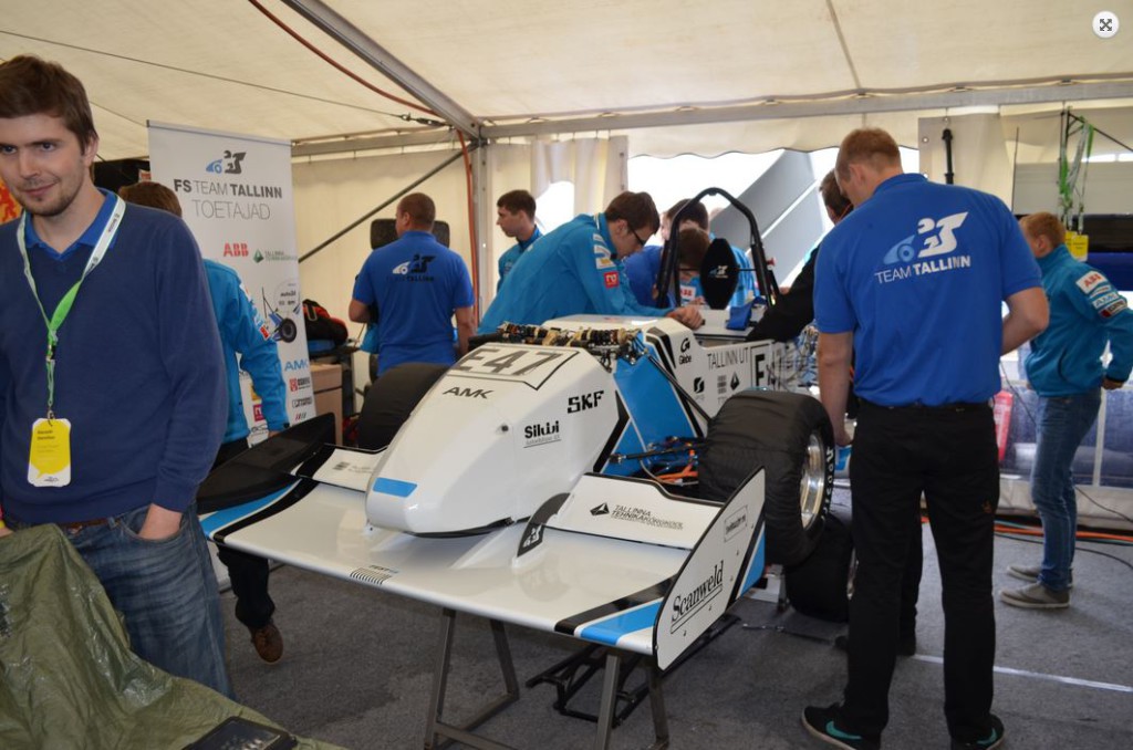 Formule postavené studenty předvedou týmy na polygonu Most (zdroj autodrom-most.cz)