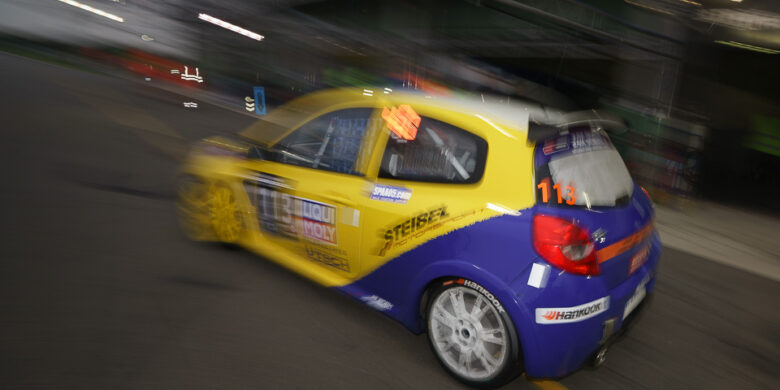 #113 A2, Křenek Motorsport, Renault Clio Cup III (2000cc), Czech Republic (CZE Filip Sajler, CZE Martin Jerman, CZE Tomas Vavrinec, GER Meik Utsch)