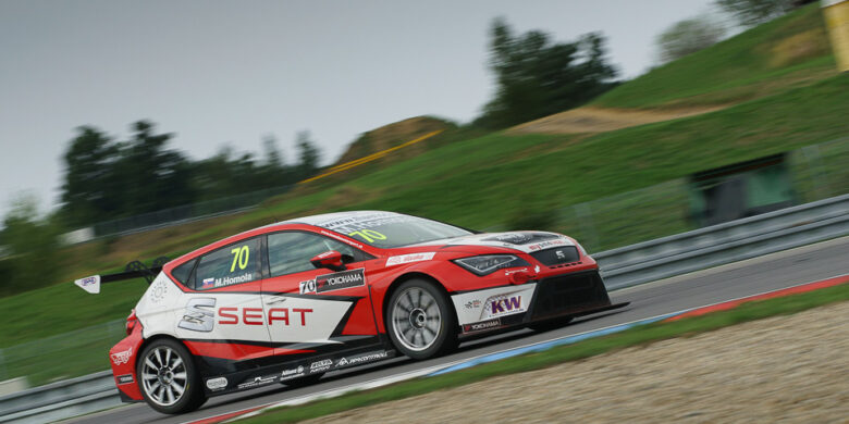 #70 Maťo Homola (SVK), Homola Motorsport, Seat León Cup Racer MK3, SMT