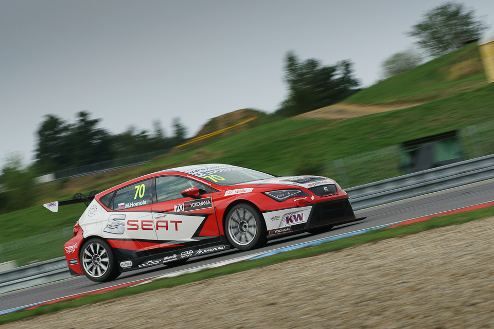 #70 Maťo Homola (SVK), Homola Motorsport, ￼￼￼Seat León Cup Racer MK3, SMT