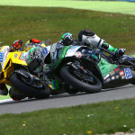 Souboj #69 Ondřej Ježek (CZE), Kawasaki ZX–6R, Team Go Eleven a #88 Nicolás Terol (ESP), MV Agusta F3 675, Schmidt Racing (foto Mára Paulíček)