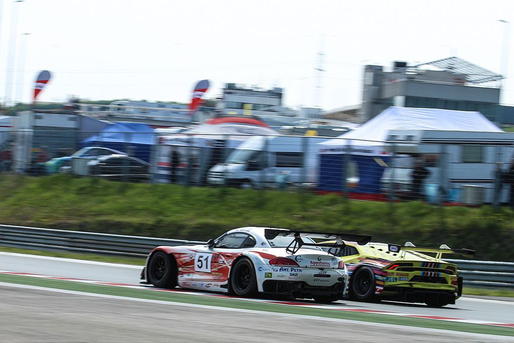Souboj Kuby Kubase s Miro Konopkou, aneb BMW Z4 vs Huracan by Eset V4 Cup