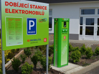 Nová veřejná dobíjecí stanice pro elektromobily na autodormu Most