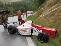 Fausto Bormolini (ITA) zapíchl svůj Reynard K02 do břehu