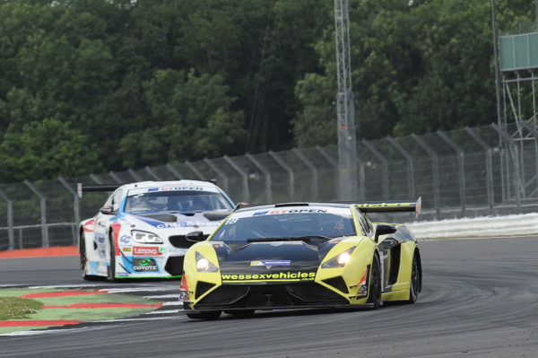Tomáš Enge a Craig Dolby s vozem Lamborghini Gallardo R-EX