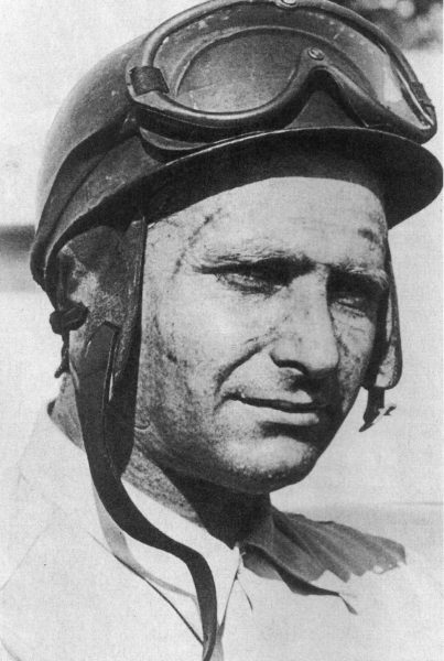 Juan_Manuel_Fangio_circa_1952
