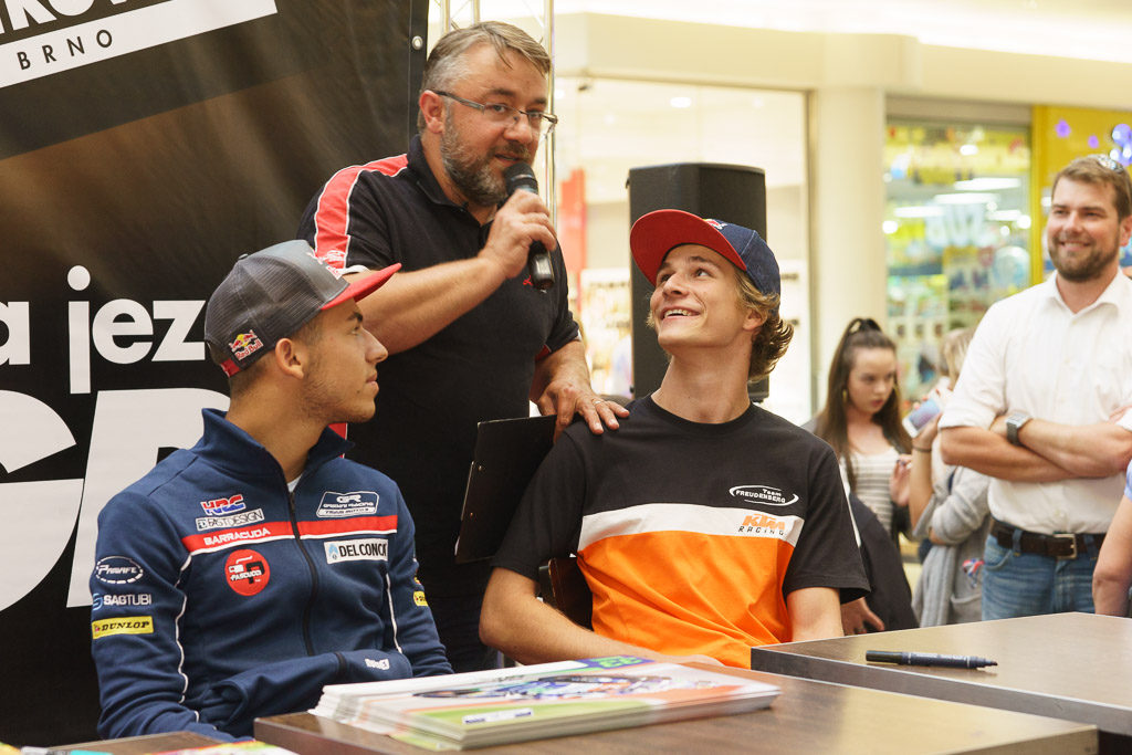 Bastiannini Enea (ITA) a Hanika Karel (CZE) s moderátorem