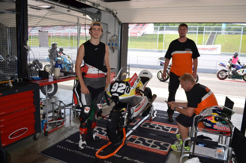 Karel Hanika testoval v Mostě