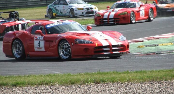 Chysler Viper GT4 při DMV GTC v Mostě 2011 by VDR