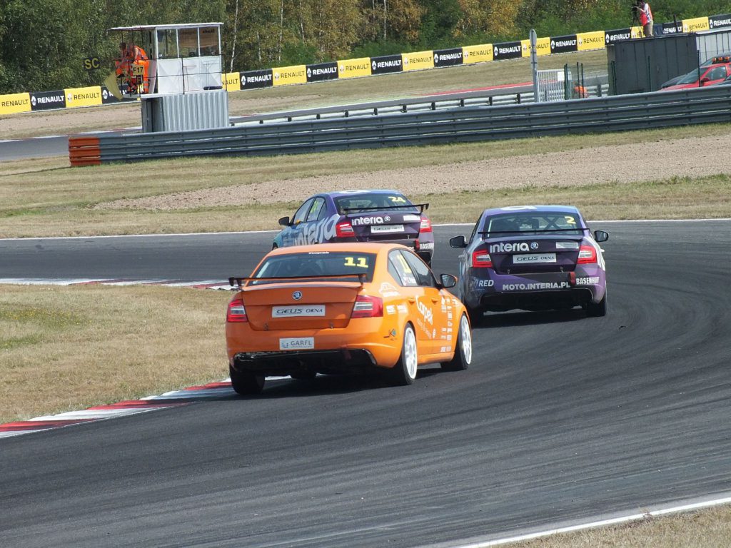 Duo Rzepecki vs Tomáš Pekař - Škoda Octavia Cup při FIA Truck Most 2016 by VDR