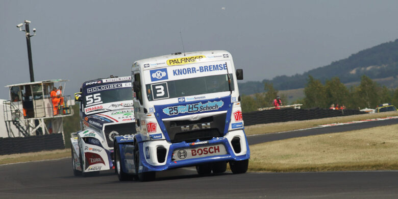 #3 Jochen Hahn (DE), Jochen Hahn, DE, MAN a #55 Adam Lacko (CZE), Buggyra International Racing System, CZE, Freightliner, Most – Czech Truck Prix 2016 (foto: Milan Spurný)