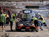 KTM X-BOW GT4 týmu RTR Projects v boxech