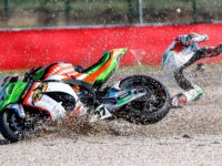 Havárie Ondřeje Ježka #37, Kawasaki ZX-10R, Grillini Racing Team, foto: MPA Foto, Václav Duška