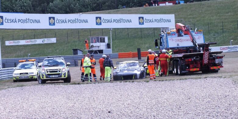 Marcel Jedlinski (PL) Porsche GT3 R - Olimp Racing nedokončil po souboji s Wagnerem - FIA Zone CE Most 2017 by VDR