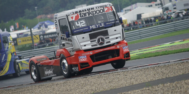 #42 Andre Kursim (DEU), TANKPOOL 24 RACING (DEU), Mercedes Benz, FIA ETRC (European Truck Racing Championship) Most (foto: Milan Spurný)