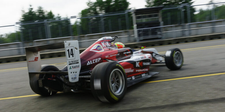 Výjezd z boxů a vzhůru za titulem – #14 ŠAFÁŘ Václav, CZE, D2-2000, F4, Chabr Motorsport, Tatuus (foto: Milan Spurný)