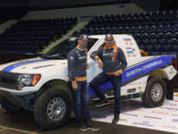 Boris Vaculík a Martin Plechatý u svého dakarského speciálu Ford F150 EVO