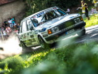 Enge Tomáš a Engeová Lucie při historických rallye na voze Škoda 130 LR