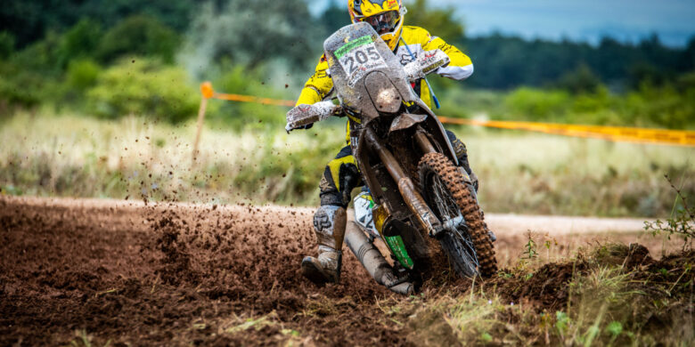 Jan Brabec v akci na trati HunGarian Baja