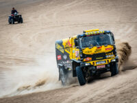 #504 Martin Macík na trati v pískových dunách, Big Shock Racing