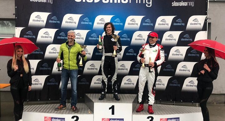 Stupně vítězů Slovakiaring Carboniacup 2019 foto Lutopol Racing