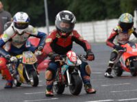 MM ČR Miniracing v Mostě nepřálo počasí, vedoucí jezdci potvrdili role favoritů