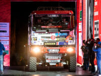 Tatra týmu Buggyra Racing pilotovaná Martinem Šoltyse na startu 42. ročníku Rallye Dakar