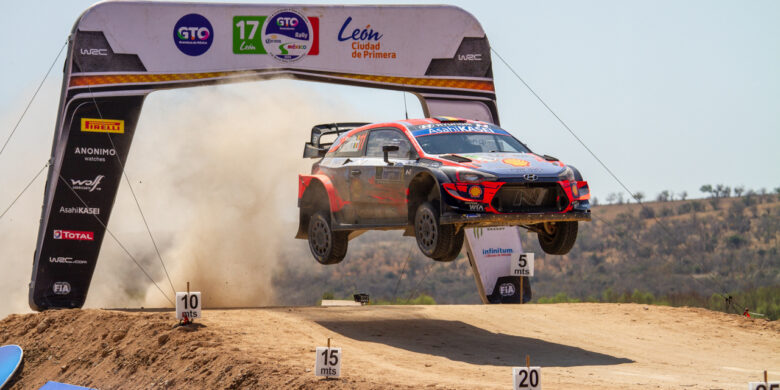 #11 Neuville–Gilsoul, BEL, Hyundai i20 Coupe WRC, Hyundai Shell Mobis WRT, Mexická rallye 2020 (foto: Kamil Mach)
