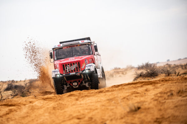 504 Aleš Loprais, Khalid Alkendi, Petr Pokora – Praga V4S DKR