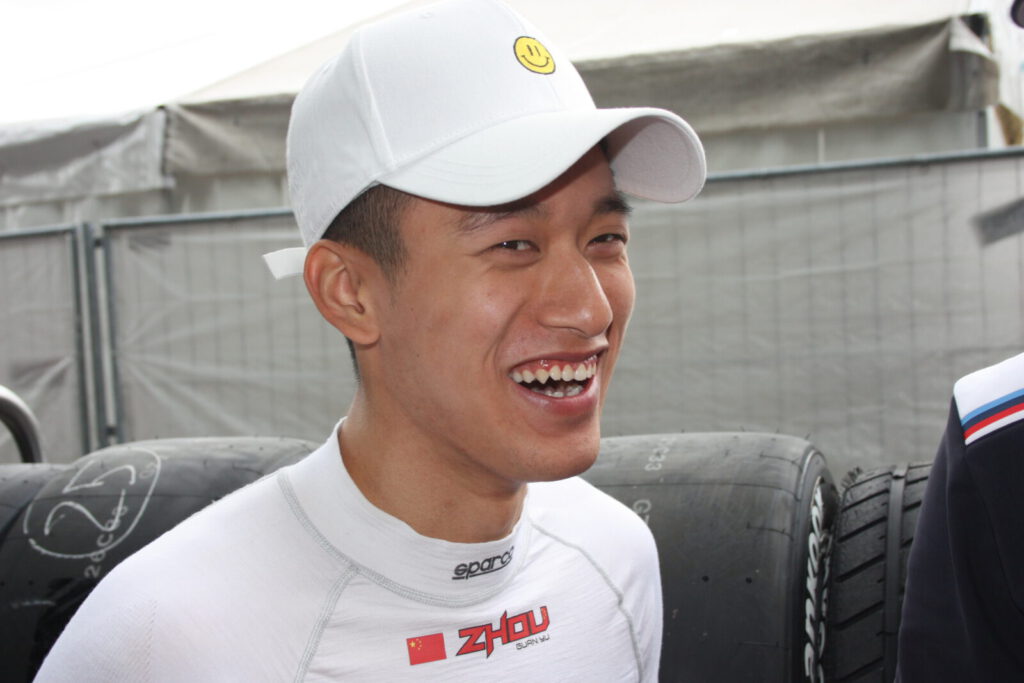 Guanyu Zhou, UNI Virtuosi, FIA F2