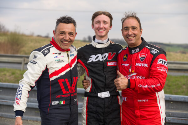 Trio jezdců, zleva: #10 Christian MERLI, ITA; #5 Axel PETIT, FRA a #14 Sébastien PETIT, FRA