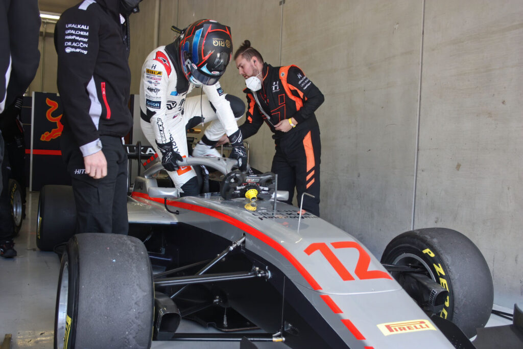 Roman Staněk letos v anglickém týmu Hitech GP