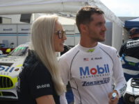 Fotostřípky: „QuickGabi“ Jílková se v poli 23 vozů ADAC GT4 neztratila