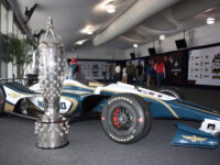 Indy 500: Triumf zkušenosti – 105. ročník vyhrál Helio Castroneves