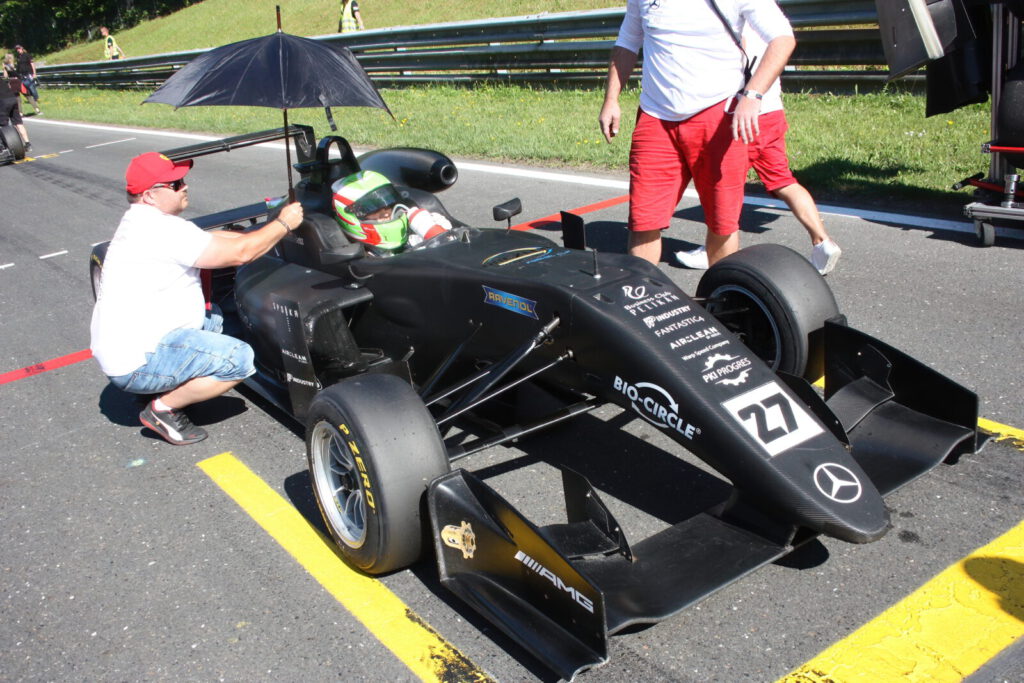 Král Salzburgringu – #27 Vladimir Netušil, CZE, Effecive Racing, Dallara Mercedes, F3