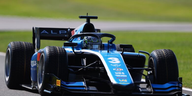 #3 Guanyu Zhou, CHN, UNI-Virtuosi Racing, Sprint 1, FIA F2, GP Velké Británie 2021 (foto: Bryn Lennon/Getty Images)