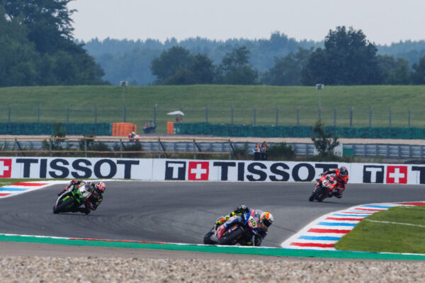 #55 Andrea Locatelli (ITA) si užíval půl závodu, FIM Superbike World Championship, závod 2, Assen 2021