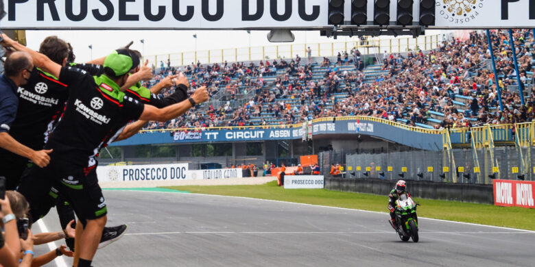 Vítěz #1 Jonathan Rea, GBR, Kawasaki Racing Team WorldSBK, FIM Superbike World Championship, závod 2, Assen 2021, Nizozemsko (Jairo Diaz Reina/WorldSBK)