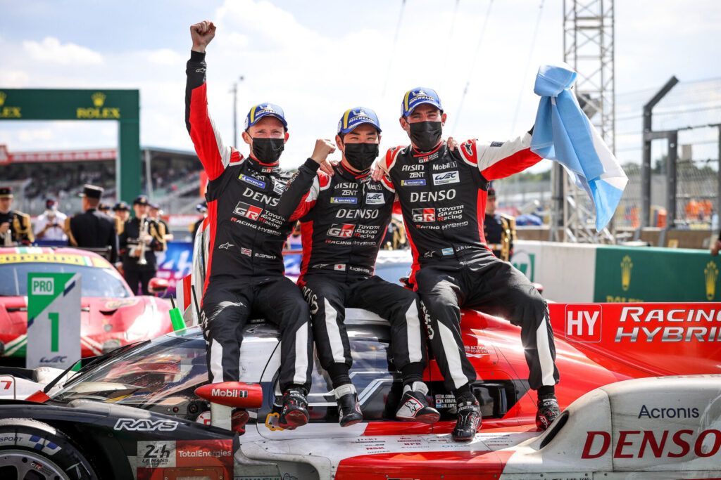 Vítězná posádka 24H Le Mans 2021: Conway, Kobajaši a Lopez, Toyota Gazoo Racing, Toyota GR010 - Hypercar