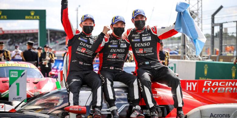 Vítězná posádka 24H Le Mans 2021: Conway, Kobajaši a Lopez, Toyota Gazoo Racing, Toyota GR010 - Hypercar (foto: Toyota Gazoo Racing média)