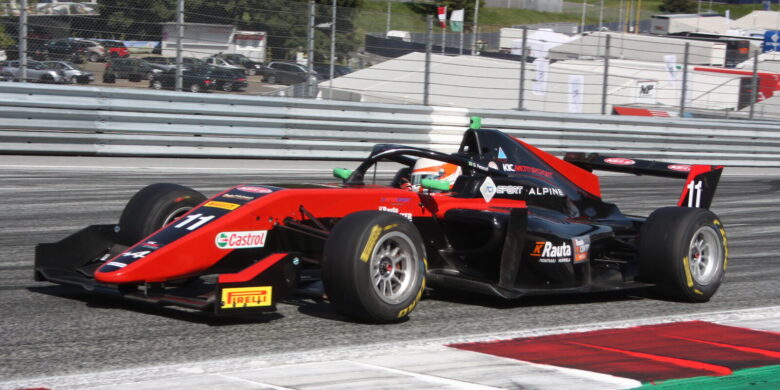 Fotostřípky: Formule Regional by Alpine se pánům z FIA povedla