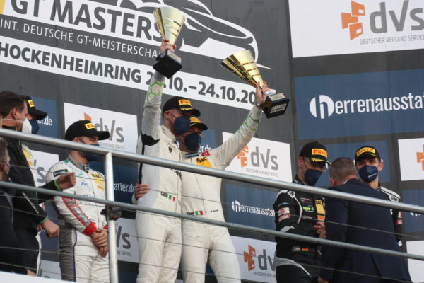 Předposlední podnik šampionátu ADAC GT Masters přilákal do chladného, ale prosluněného Hockenheimu, slušné startovní pole 28 vozů GT3.