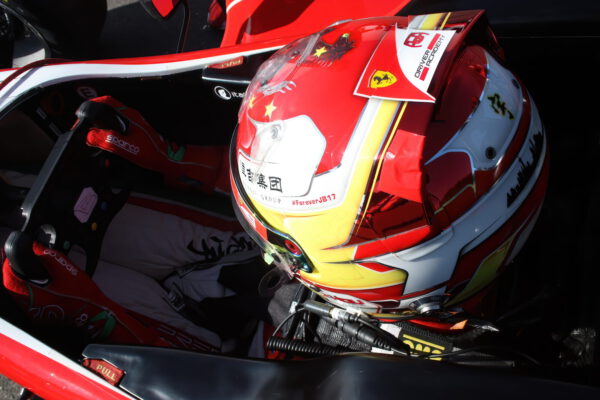 Číňan Guanyu Zhou pojede F1 za tým Alfy Romeo