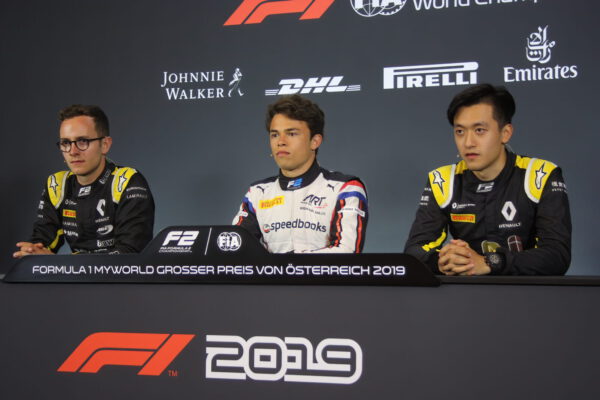 Číňan Guanyu Zhou pojede F1 za tým Alfy Romeo